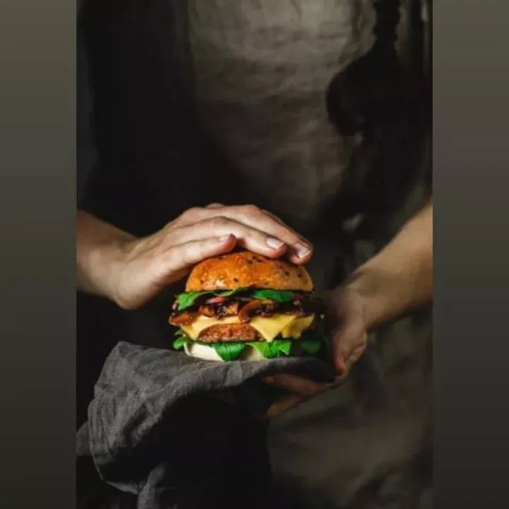 Cover Picture 1 Of Burger Line